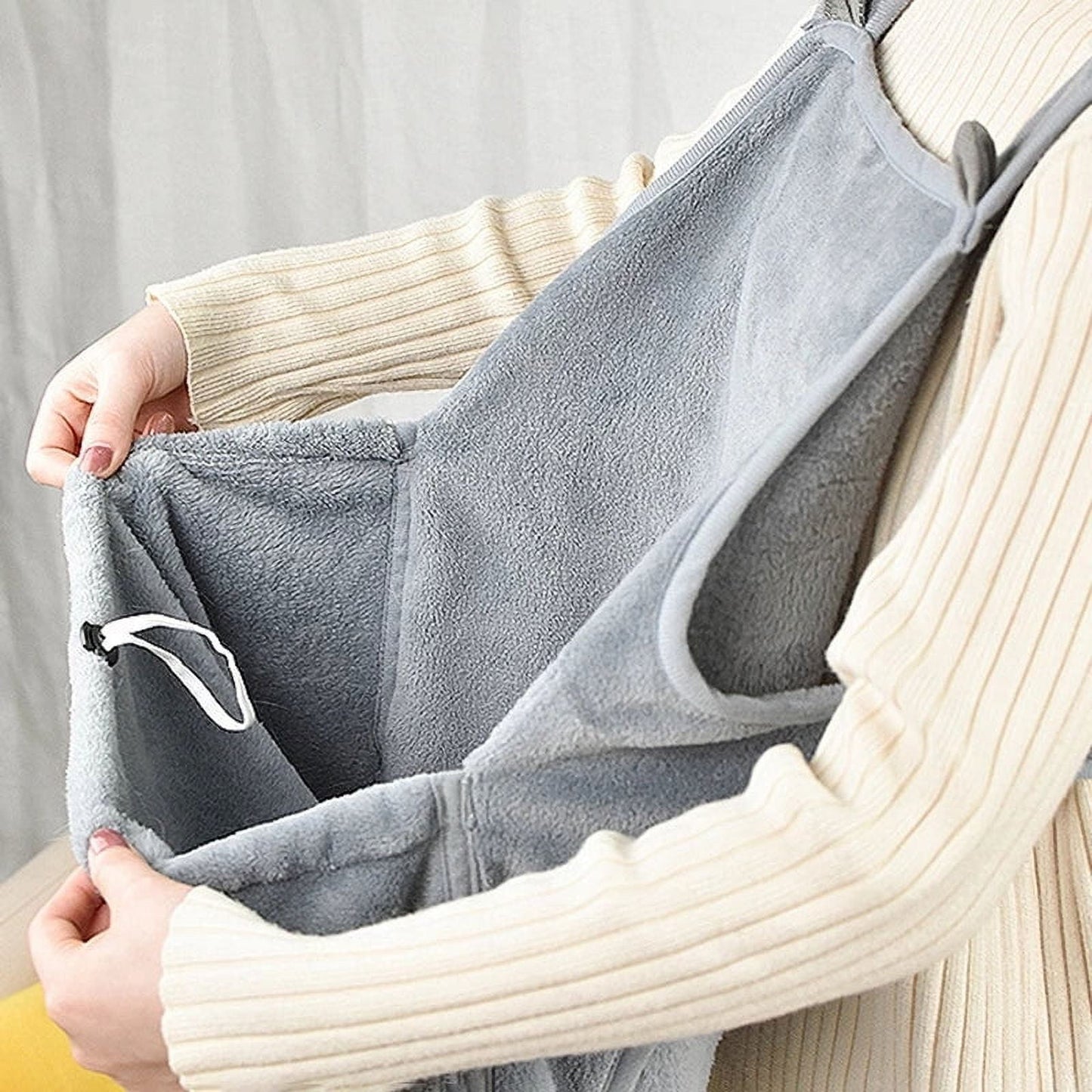 Floofu - New Fluffy Pet Carrier (Random Neutral Color)